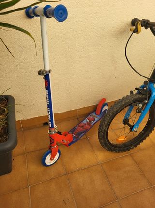 Patinete spiderman