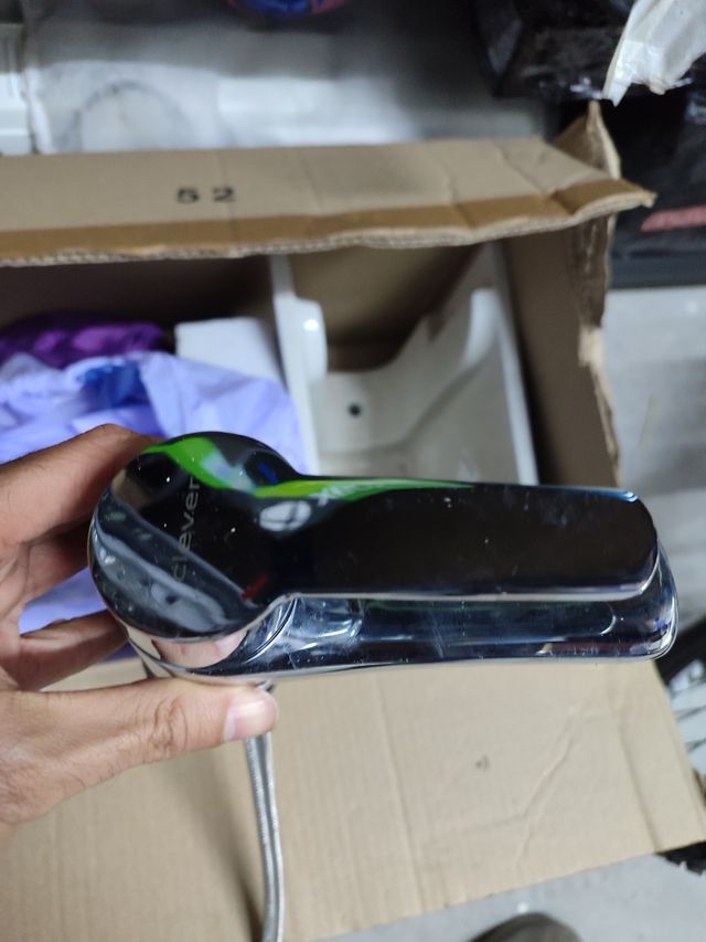 Lavabo con grifo a estrenar