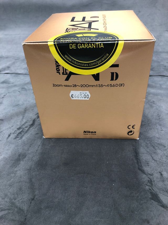 Nikon AF‐D 28‐200 mm f/3.5‐5.6 – Montura F – Nuevo