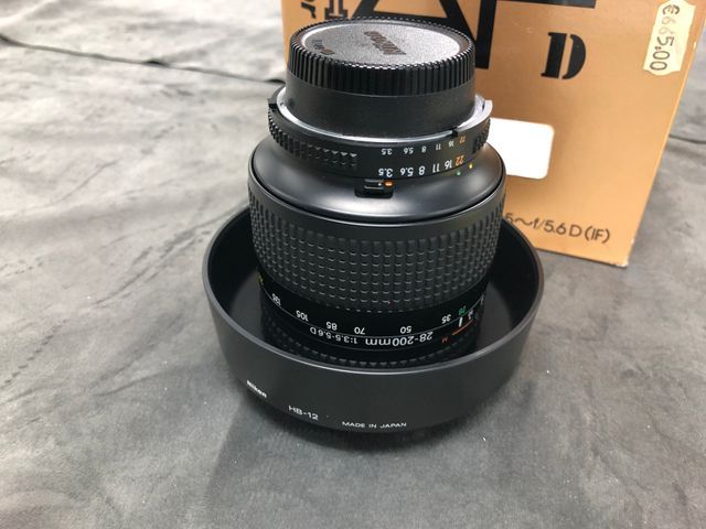 Nikon AF‐D 28‐200 mm f/3.5‐5.6 – Montura F – Nuevo