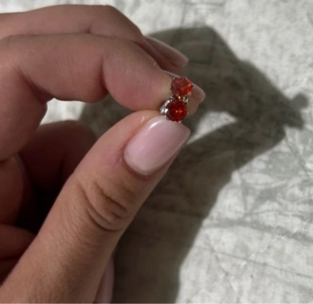 Orecchini con pietra color arancio