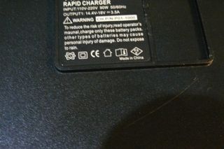 Carregador de bateria - Makita