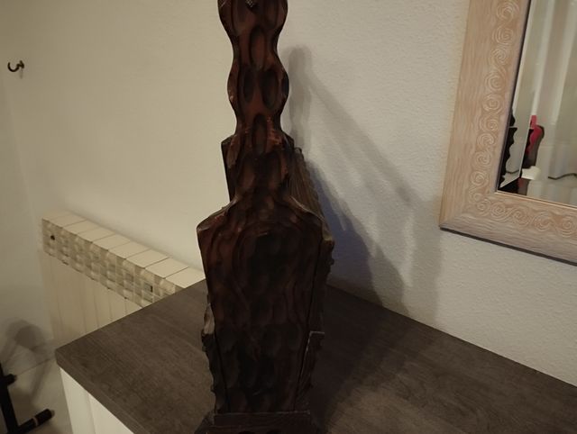 Revistero rustico madera tallada