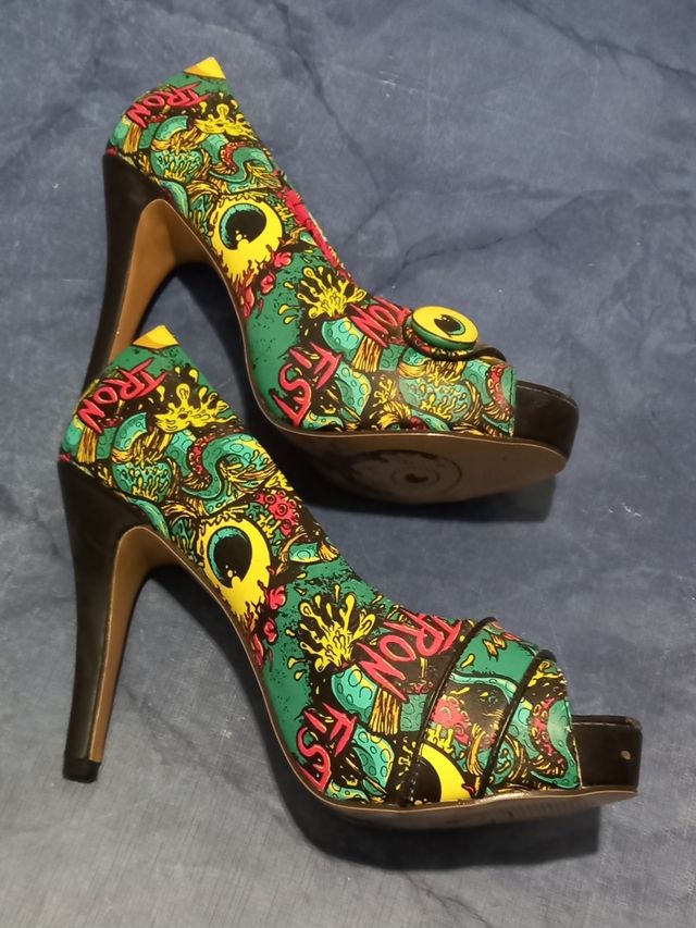 Zapatos de tacón Iron Fist