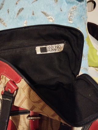 Bolso de piel muy bueno
