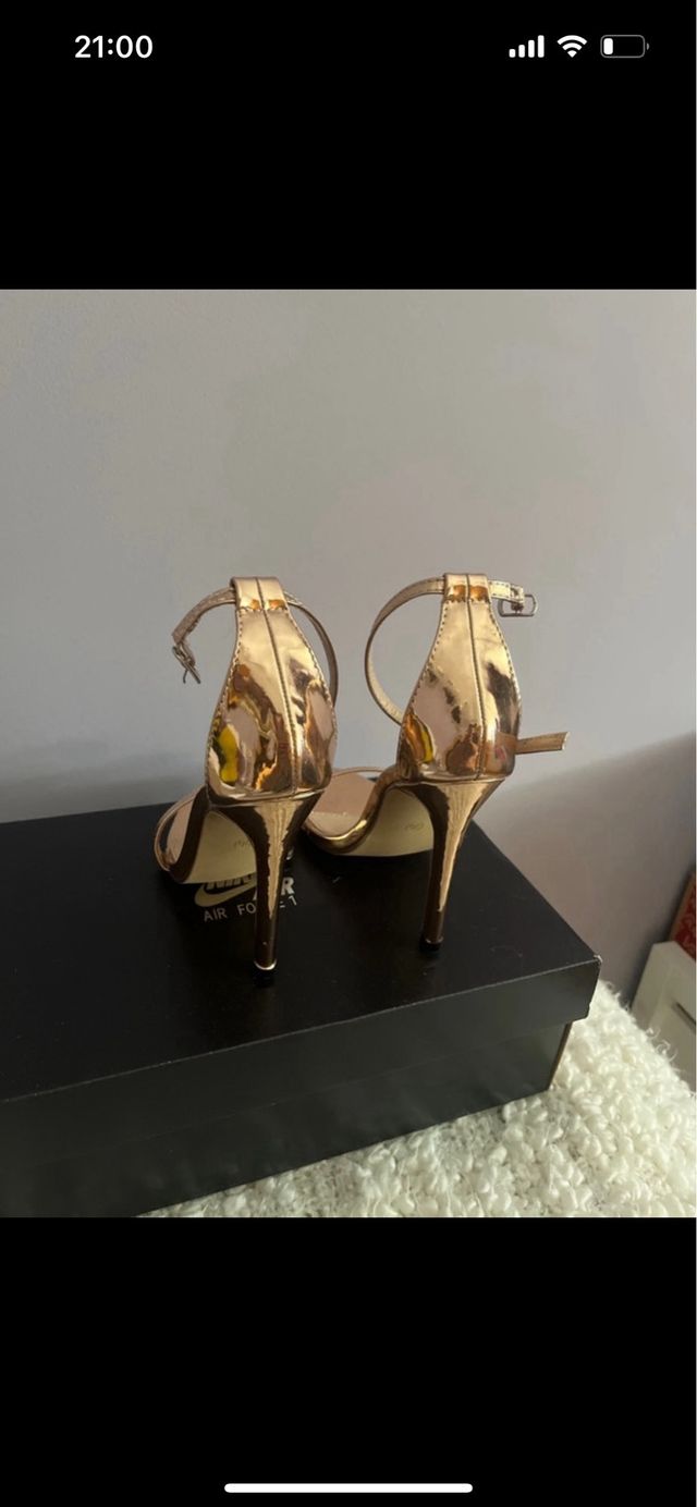 Sandalias color rosa plateado