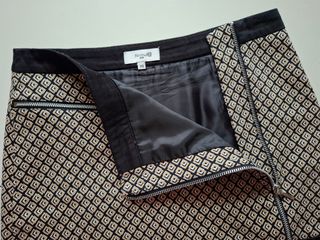Minifalda beige y negra