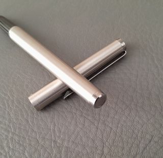 Estilográfica y bolígrafo Inoxcrom 77