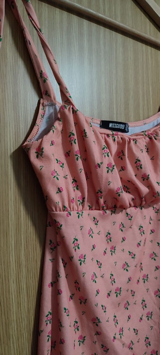 Vestido floral coral