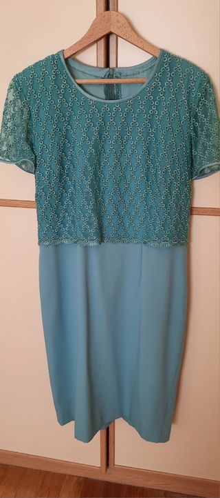 Conjunto de vestido y blazer-chaqueta.