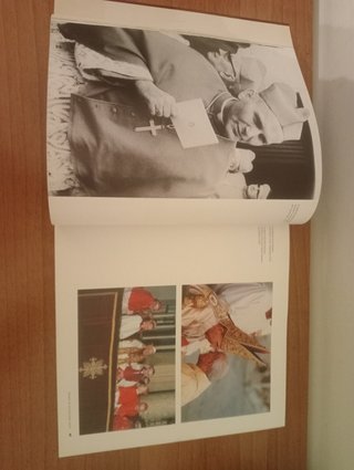Karol Wojtyla. L'uomo il papa. Una biografia per immagini