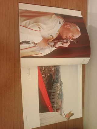 Karol Wojtyla. L'uomo il papa. Una biografia per immagini