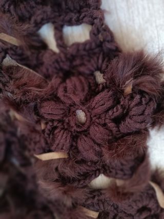 Espectacular bufanda marrón oscuro