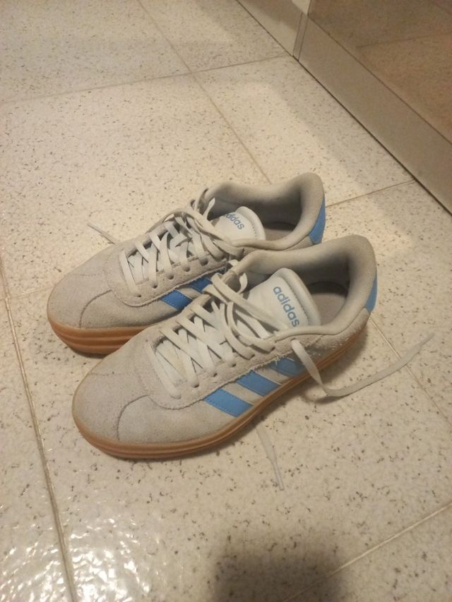 Zapatillas Adidas bold gris y azul