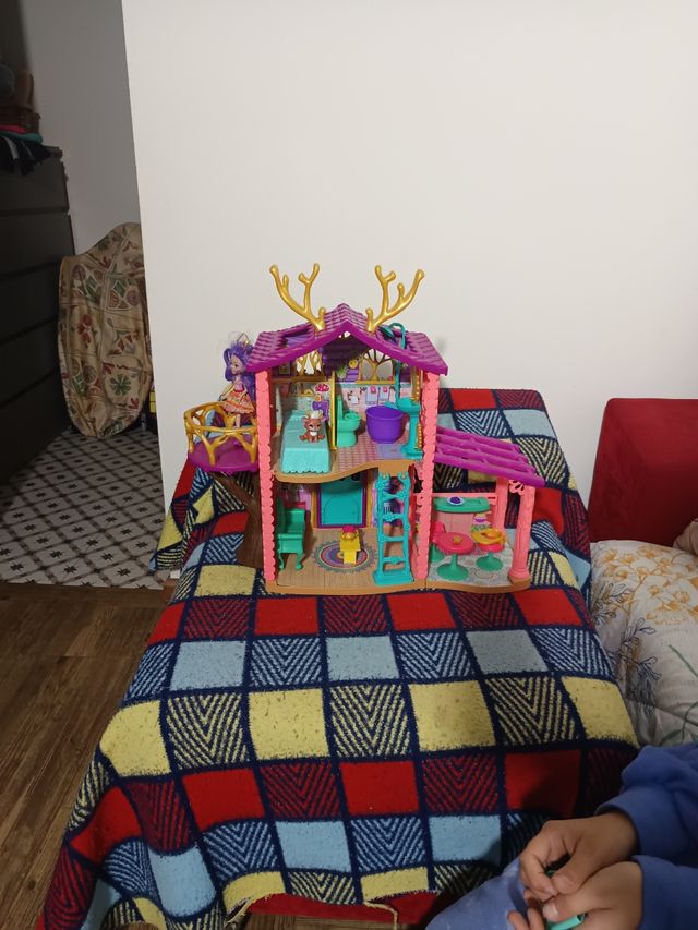 Enchantimals casa del bosque