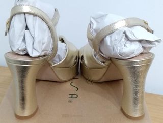 Zapato de tacón "UNISA" t:36 (135€)