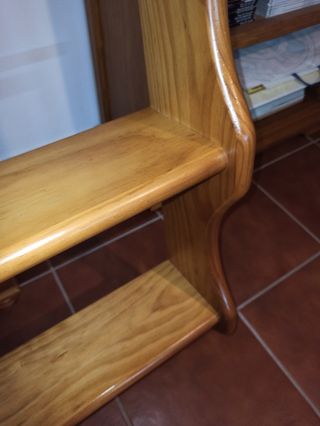 Estantería de madera provenzal
