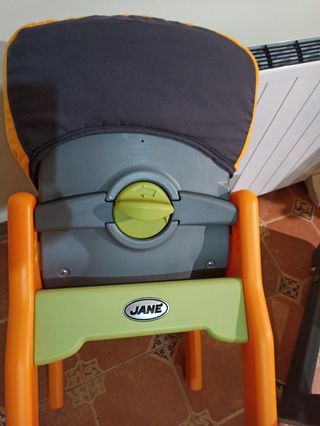 Ofertón Trona Jane + mesa y silla