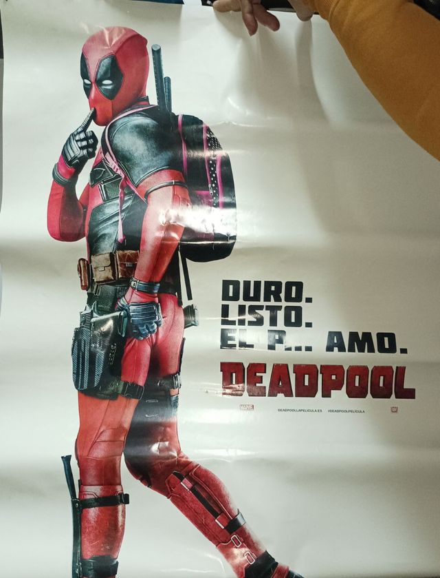 Poster de la película Deadpool, escucho ofertas