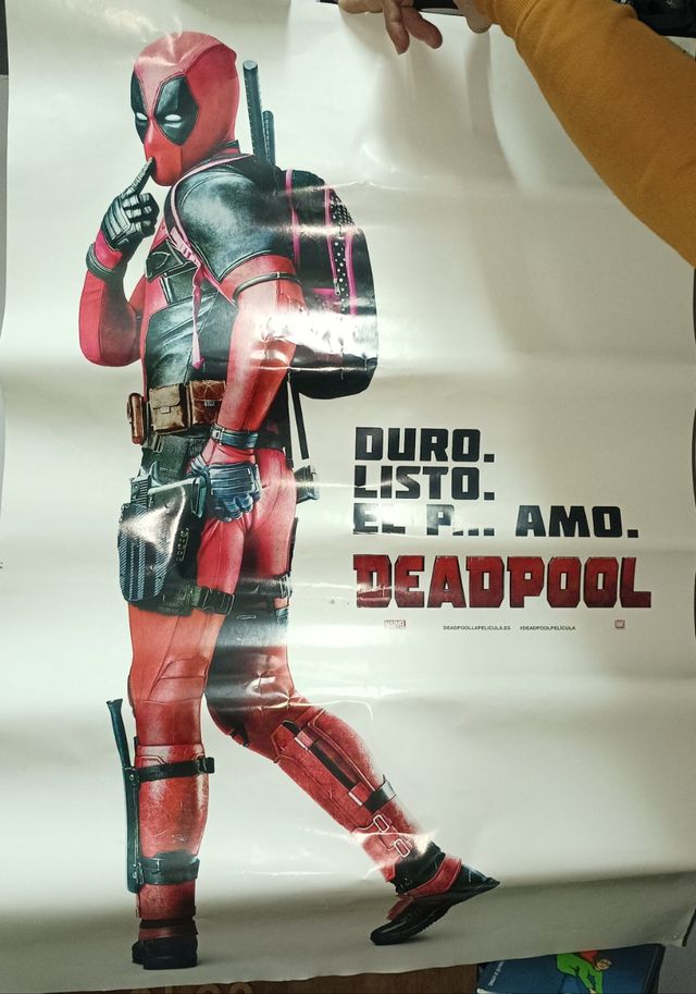 Poster de la película Deadpool, escucho ofertas