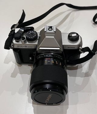 Cámara de fotos YASHICA con Flash