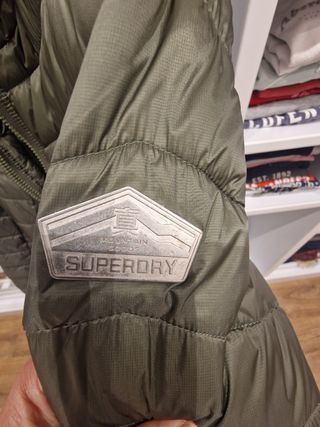Plumas Superdry