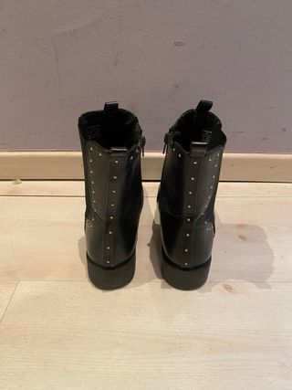 Botines negros piel Zara 39