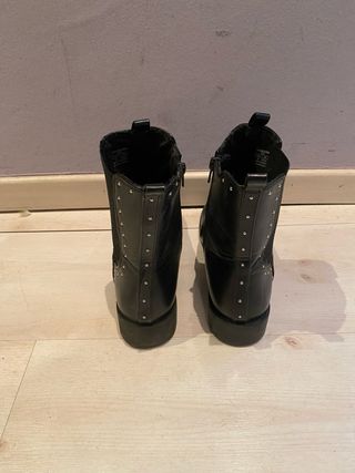 Botines negros piel Zara 39