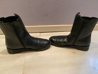 Botines negros piel Zara 39