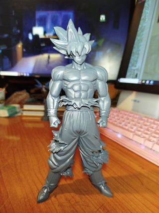 Figura Goku ultra instinto