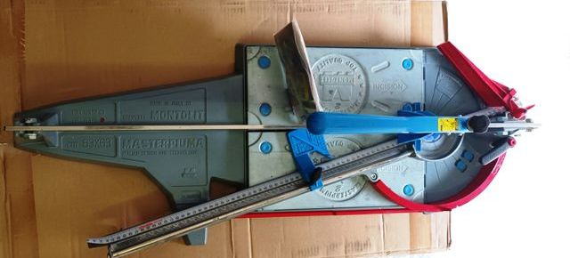 TAGLIAPIASTRELLE MONOLIT MASTERPIUMA 63x63 P2