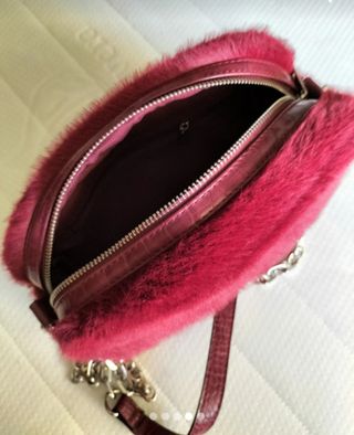 Precioso bolso rojo de pelo