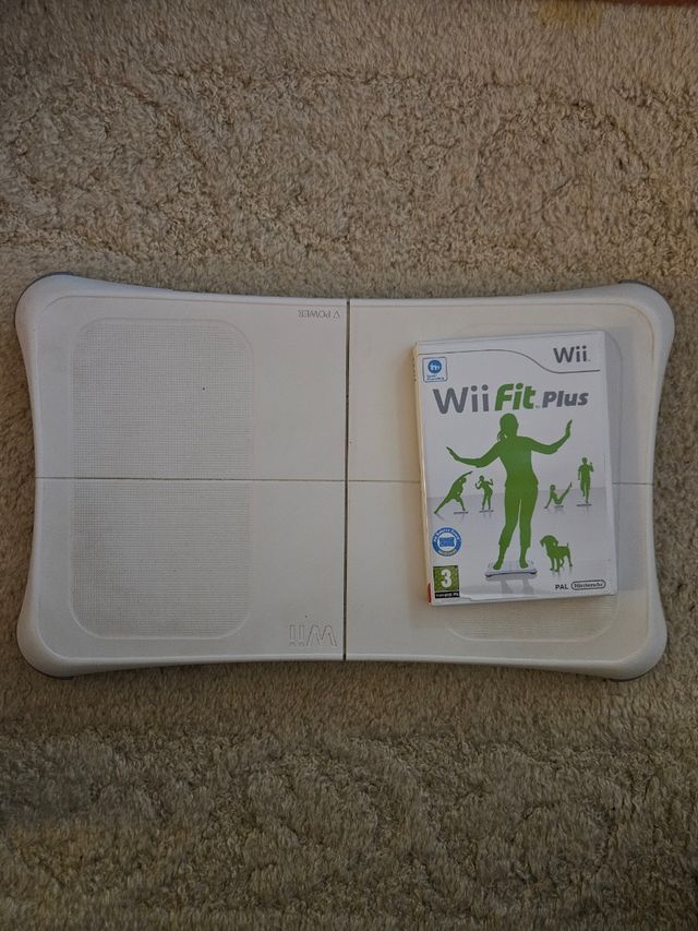 Wiifit Plus con pedana per Nintendo Wii 