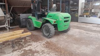 Carretilla elevadora agria 4x4