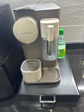 Cafetera delonghi lattisimo