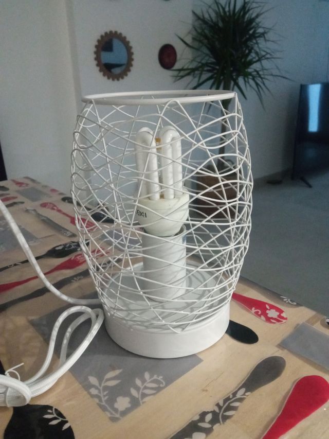 Lampara nueva blanca