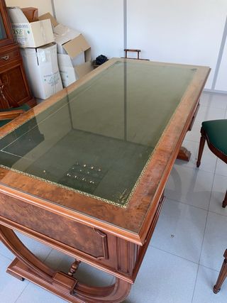 Mesa escriorio clasica estilo ingles.