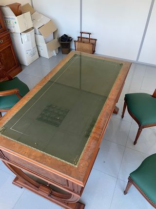 Mesa escriorio clasica estilo ingles.