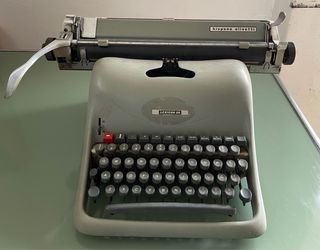 MAQUINAS DE ESCRIBIR ANTIGUAS.