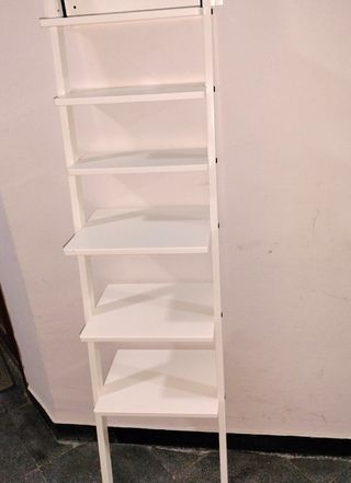 ESTANTERÍA HJÄLMAREN DE IKEA