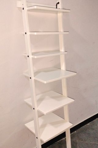 ESTANTERÍA HJÄLMAREN DE IKEA