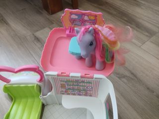 Castillo, escuela danza y heladería my little pony