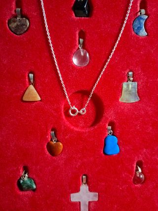 Colgantes de gemas naturales