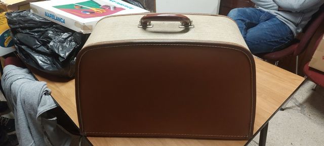 Maquina de coser antigüa Alfa