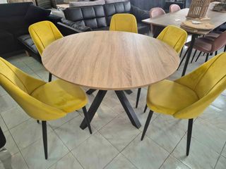 mesa redonda de madera nuevas