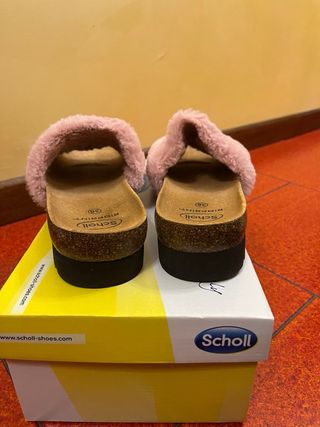 Ciabatte Scholl con pelo rosa