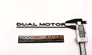 EMBLEMA LATERAL O TRASERO DUAL MOTOR TESLA NEGRO