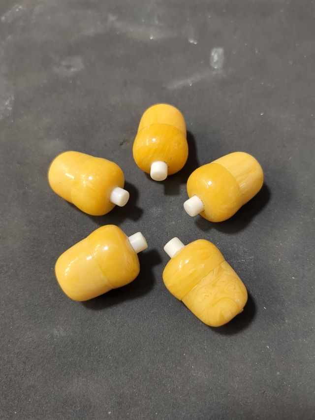 5 PULSANTI GALALITE Giallo Ocra Anni '60 Nuovi