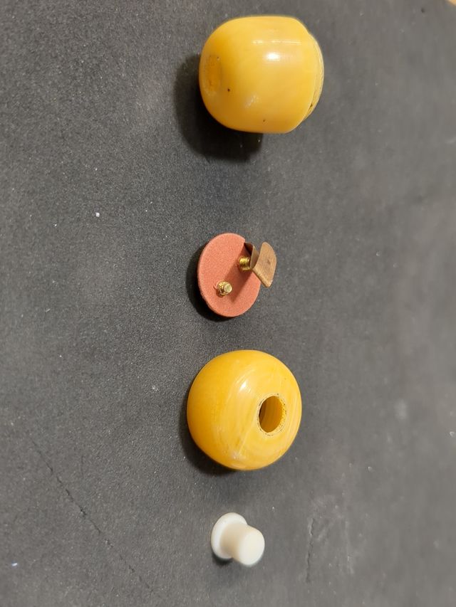 5 PULSANTI GALALITE Giallo Ocra Anni '60 Nuovi