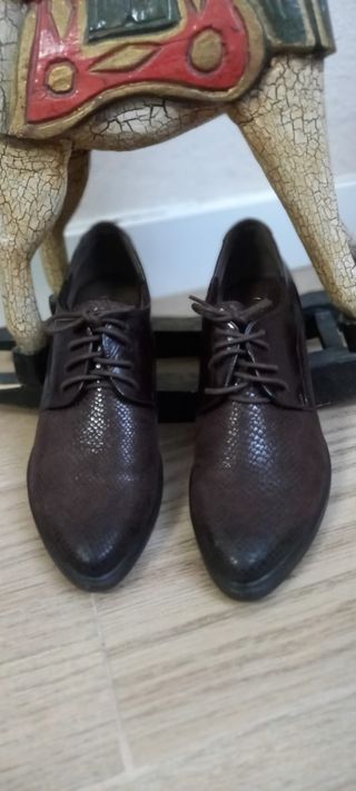 Zapatos estilo derby/ oxford talla 41
